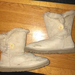 Bailey Button Uggs
